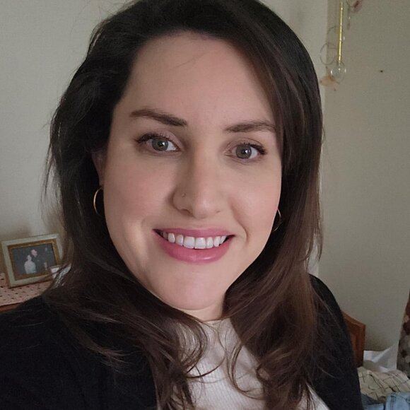 Meet your Posher, Lesley - Picture 1 of 1